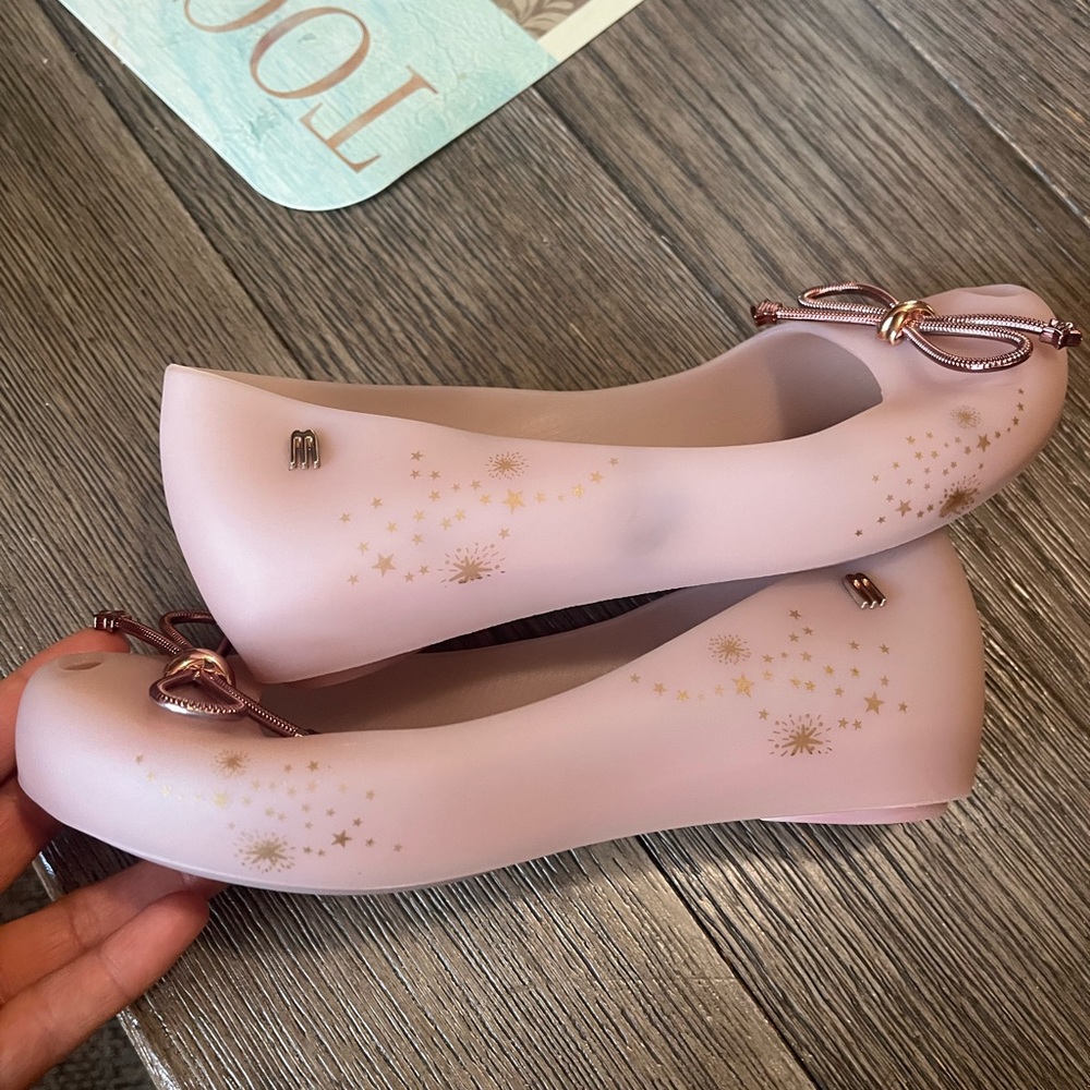 Cream melissa size 2